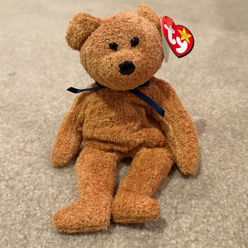 NWT, Vintage 1998 ‘Fuzz’ Beanie Baby by Ty Inc.